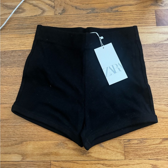 Zara Ribbed Shorts - Picture 4 of 6